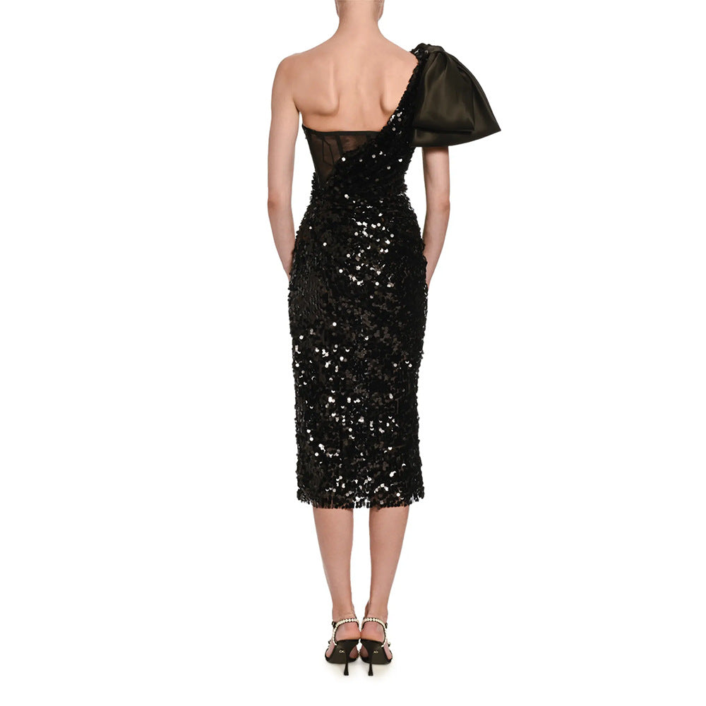 Black single room bow sequin sexy slimming and body-hugging dress