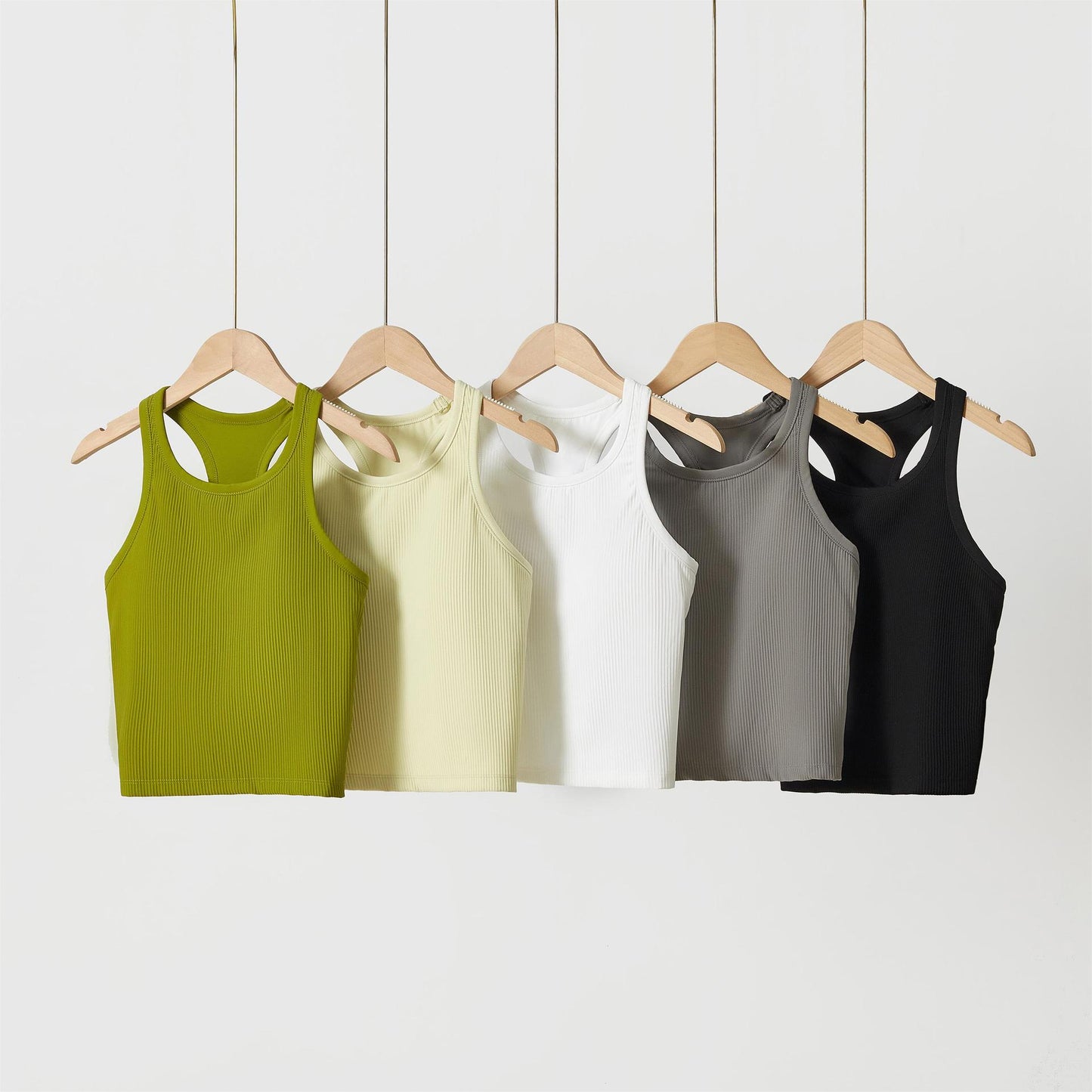 Slimming, breathable, quick-drying with chest pad